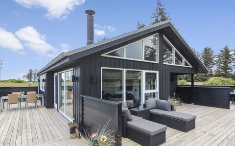 Minna - 975M from the Sea: Meubles, Design Intérieur, Sol, Bois, Sol, Plafond, Parquet, Chaise, Table, Éclairage