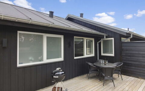 Minna - 975M from the Sea: Meubles, Design Intérieur, Sol, Bois, Sol, Plafond, Parquet, Chaise, Table, Éclairage