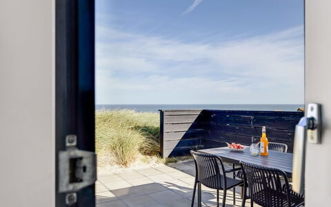 Antonie - 95M from the Sea: Maison, Domicile, Toit, Chalet, Biens, Aménagement Paysager, Batiments Jardin, Siding, Ferme