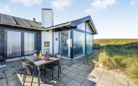 Antonie - 95M from the Sea: Bleu, Arbuste, Chalet, Couverture De Sol, Jardin, Biens, Ombre, Aménagement Paysager, Ferme, Eco Hôtel