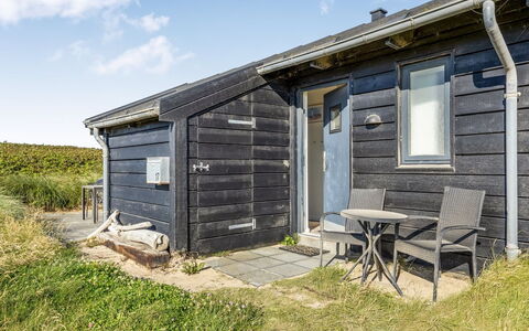 Antonie - 95M from the Sea: Bleu, Arbuste, Chalet, Couverture De Sol, Jardin, Biens, Ombre, Aménagement Paysager, Ferme, Eco Hôtel