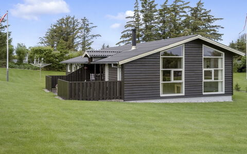 Sampsa - 600M from the Sea: Herbe, Bois, Domicile, Maison, Toit, Siding, Porche, Chalet, Architecture, Porte