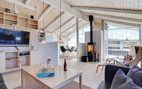Galatia - 500M from the Sea: Meubles, Design Intérieur, Sol, Bois, Sol, Plafond, Parquet, Chaise, Table, Éclairage