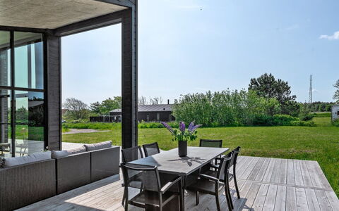 Marielouise - 900M from the Sea: Bois, Toit, Maison, Chalet, Porte, Domicile, Siding, Lot Terre, Batiments Jardin, Cabanon