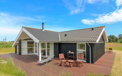 Bengt - 1Km from the Sea: Bois, Meubles, Appartement, Pièce, Plafond, Tache De Bois, Chaise, Dur, Vernis, Lumber