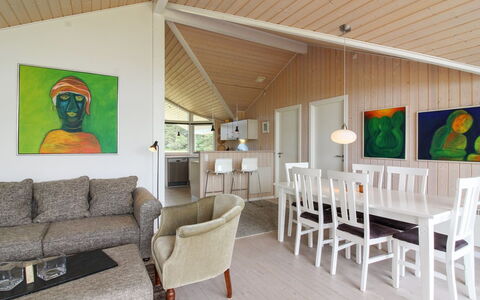 Bengt - 1Km from the Sea: Bois, Meubles, Appartement, Pièce, Plafond, Tache De Bois, Chaise, Dur, Vernis, Lumber