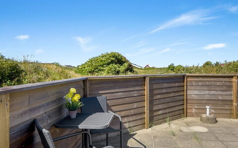 Olla - 300M from the Sea: Piscine, Mobilier De Jardin, Meubles, Recours, Dalle, Eco Hôtel, Ombre, Chaise, Loisir, Biens