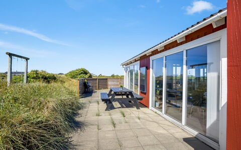 Olla - 300M from the Sea: Piscine, Mobilier De Jardin, Meubles, Recours, Dalle, Eco Hôtel, Ombre, Chaise, Loisir, Biens