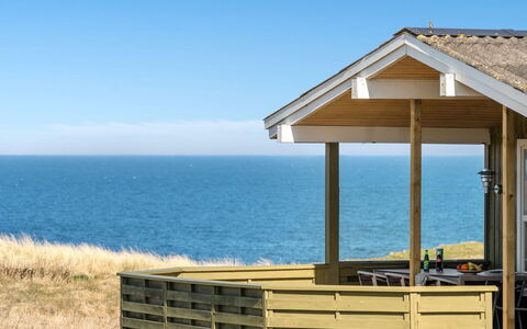 Asger - 50M from the Sea: Design Intérieur, Plafond, Appartement, Sol, Meubles, Sol, Pièce, Éclairage, Domicile, Canapé