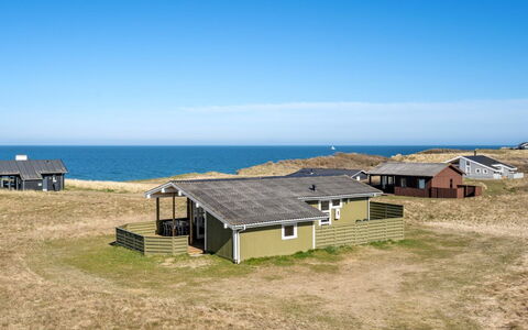 Asger - 50M from the Sea: Design Intérieur, Plafond, Appartement, Sol, Meubles, Sol, Pièce, Éclairage, Domicile, Canapé