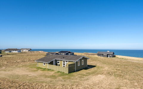 Asger - 50M from the Sea: Bois, Toit, Maison, Chalet, Porte, Domicile, Siding, Lot Terre, Batiments Jardin, Cabanon