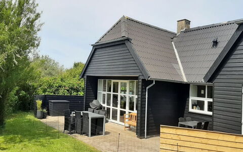 Alfuin - 500M from the Sea: Meubles, Design Intérieur, Sol, Bois, Sol, Plafond, Parquet, Chaise, Table, Éclairage