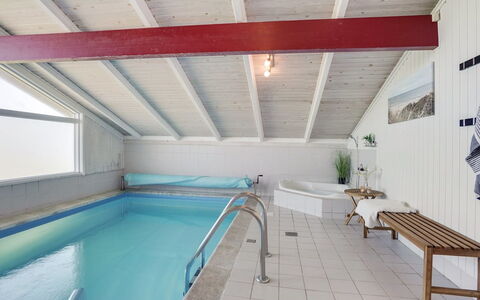 Randulf - 450M from the Sea: Sol, Sol, Meubles, Design Intérieur, Plafond, Recours, Piscine, Chaise, Hôtel, Conception
