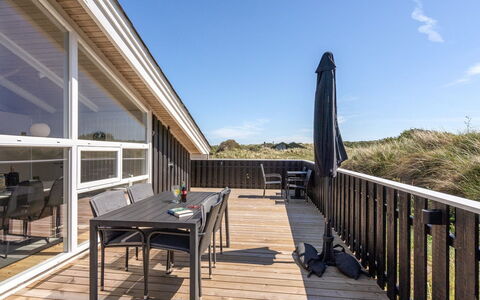 Randulf - 450M from the Sea: Bois, Parquet, Sol, Sol, Porche, Dur, Plate-Forme, Tache De Bois, Planche, Porte