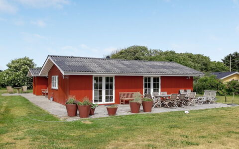 Ava - 1Km from the Sea: Bois, Domicile, Porche, Plate-Forme, Dur, Toit, Tache De Bois, Parquet, Eco Hôtel