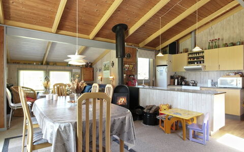 Sonya - 1Km from the Sea: Piscine, Mobilier De Jardin, Meubles, Recours, Dalle, Eco Hôtel, Ombre, Chaise, Loisir, Biens