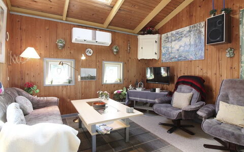 Sonya - 1Km from the Sea: Piscine, Mobilier De Jardin, Meubles, Recours, Dalle, Eco Hôtel, Ombre, Chaise, Loisir, Biens