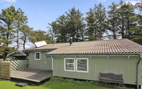 Sonya - 1Km from the Sea: Piscine, Mobilier De Jardin, Meubles, Recours, Dalle, Eco Hôtel, Ombre, Chaise, Loisir, Biens
