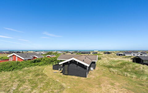 Elea - 394M from the Sea: Architecture, Toit, Domicile, Composite, Daylighting, Siding, Allée