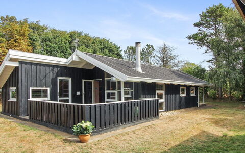 Nakke - 1.3Km from the Sea: Meubles, Design Intérieur, Sol, Bois, Sol, Plafond, Parquet, Chaise, Table, Éclairage