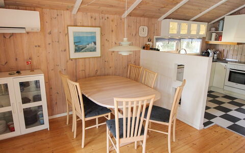 Nakke - 1.3Km from the Sea: Meubles, Design Intérieur, Sol, Bois, Sol, Plafond, Parquet, Chaise, Table, Éclairage