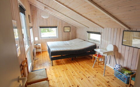 Nakke - 1.3Km from the Sea: Meubles, Design Intérieur, Sol, Bois, Sol, Plafond, Parquet, Chaise, Table, Éclairage