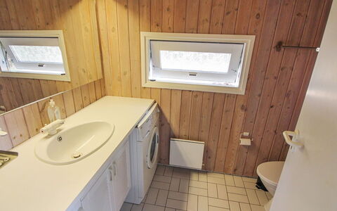 Nakke - 1.3Km from the Sea: Meubles, Design Intérieur, Sol, Bois, Sol, Plafond, Parquet, Chaise, Table, Éclairage