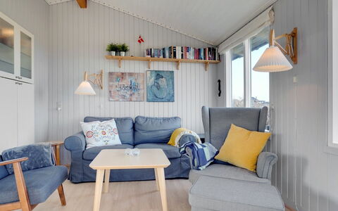 Jace - 75M from the Sea: Meubles, Design Intérieur, Sol, Bois, Sol, Plafond, Parquet, Chaise, Table, Éclairage