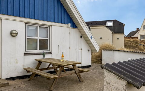 Hillegonde - 84M from the Sea: 