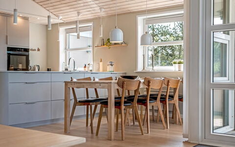 Albina - 844M from the Sea: Meubles, Sol, Design Intérieur, Sol, Bois, Parquet, Cuisine, Plafond, Comptoir, Table Cuisine Et Salle A Manger