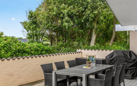 Albina - 844M from the Sea: Meubles, Mobilier De Jardin, Tableau De Plein Air, Table, Chaise, Patio, Ombre, Jardin, Pot De Fleur