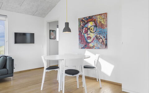 Aaltje - 65M from the Sea: Maison, Domicile, Porte, Toit, Chalet, Biens, Jardin, Ombre, Siding, Cour