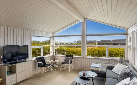 Marjanna - 350M from the Sea: Bois, Plafond, Design Intérieur, Sol, Sol, Domicile, Porte, Chalet, Porche, Plate-Forme