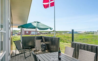 Hubert - 150M from the Sea