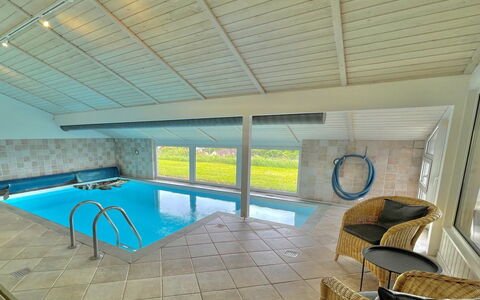 Alfhild - 297M from the Sea: Maison, Domicile, Porte, Toit, Chalet, Biens, Jardin, Ombre, Siding, Cour