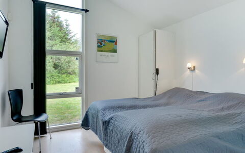 Aiyana - 530M from the Sea: Design Intérieur, Meubles, Plafond, Chambre, Lit, Éclairage, Domicile, Sol, Pièce, Luminaire
