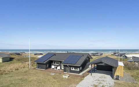 Konsta - 200M from the Sea: Piscine, Mobilier De Jardin, Meubles, Recours, Dalle, Eco Hôtel, Ombre, Chaise, Loisir, Biens
