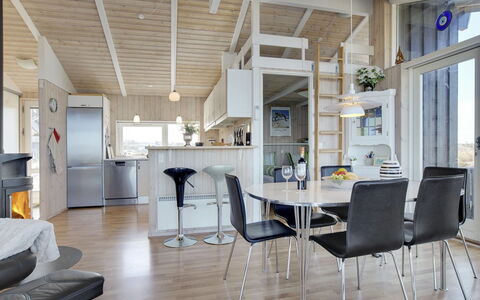 Konsta - 200M from the Sea: Piscine, Mobilier De Jardin, Meubles, Recours, Dalle, Eco Hôtel, Ombre, Chaise, Loisir, Biens