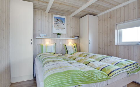Konsta - 200M from the Sea: Piscine, Mobilier De Jardin, Meubles, Recours, Dalle, Eco Hôtel, Ombre, Chaise, Loisir, Biens