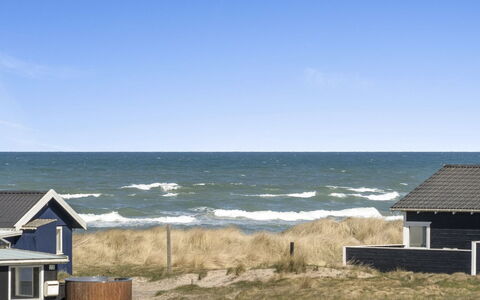 Konsta - 200M from the Sea: Piscine, Mobilier De Jardin, Meubles, Recours, Dalle, Eco Hôtel, Ombre, Chaise, Loisir, Biens