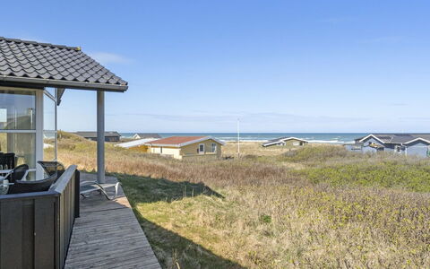 Konsta - 200M from the Sea: Piscine, Mobilier De Jardin, Meubles, Recours, Dalle, Eco Hôtel, Ombre, Chaise, Loisir, Biens