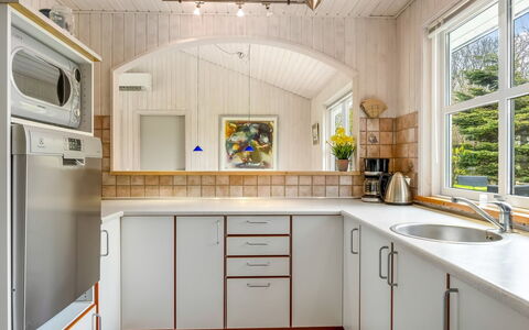 Hauke - 478M from the Sea: Design Intérieur, Sol, Cuisine, Comptoir, Bois, Plafond, Sol, Appareil De Cuisine, Cabinetry, Éclairage