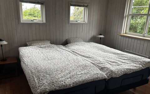 Hauke - 478M from the Sea: Chambre, Lit, Drap De Lit, Literie, Cadre De Lit, Linge, Oreiller, Throw Pillow, Dur, Lampe