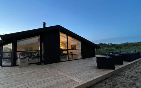 Amalie - 650M from the Sea: Meubles, Design Intérieur, Sol, Bois, Sol, Plafond, Parquet, Chaise, Table, Éclairage