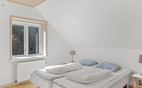 Etta - 957M from the Sea: Bois, Meubles, Design Intérieur, Sol, Sol, Textile, Chambre, Éclairage, Linge, Lit