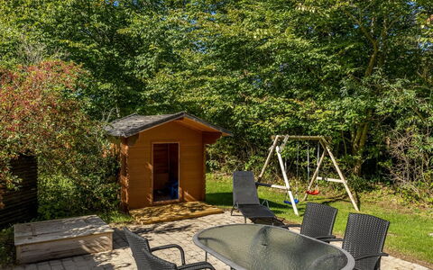 Etta - 957M from the Sea: Bois, Arbuste, Jardin, Cabanon, Batiments Jardin, Tache De Bois, Arrière-Cour, Chalet, Ombre, Dur