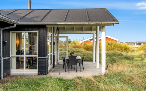 Eskil - 656M from the Sea: Meubles, Design Intérieur, Sol, Bois, Sol, Plafond, Parquet, Chaise, Table, Éclairage