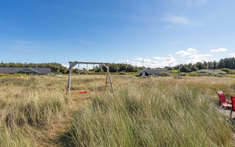 Bertie - 700M from the Sea: Herbe, Prairie, Paysage, Écorégion, Plaine, Communauté Des Plantes, Lot Terre, Mobilier De Jardin, Prairie, Formations Arbustives