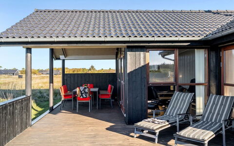 Finna - 1Km from the Sea: Meubles, Design Intérieur, Sol, Bois, Sol, Plafond, Parquet, Chaise, Table, Éclairage
