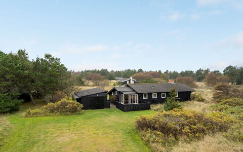Øgrim - 204M from the Sea: Maison, Domicile, Chalet, Biens, Cour, Ferme, Siding, Batiments Jardin, Porche